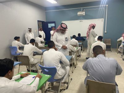 1690طالباً في التعليم المستمر بالأحساء يواصلون تأدية اختباراتهم