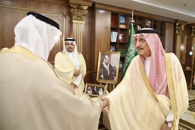 “أمير منطقة جازان “يستقبل منسوبي الإمارة المهنئين بشهر رمضان
