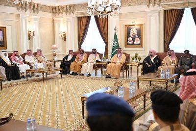 الأمير سعود بن جلوي يستقبل المهنئين بعيد الفطر المبارك