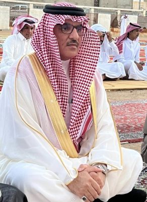 رئيس مركز ينبع النخل يتقدم المصلين في صلاة عيد الفطر المبارك