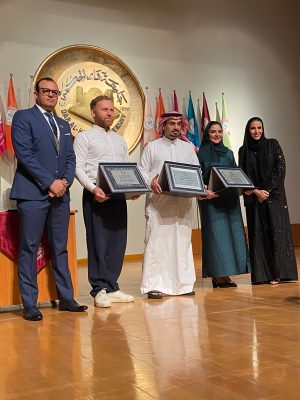 جامعة دار الحكمة بالتعاون مع هيئة الأزياء السعودية و معهد ITSCOSMO تحتفل  بخريجات البرنامج التدريبي “تصميم الأزياء”
