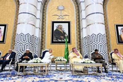 رئيس وزراء دولة فلسطين يصل إلى جدة