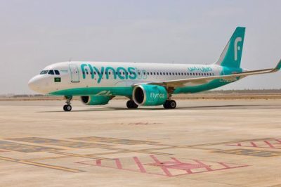 مطار صلالة يستقبل أولى رحلات طيران “فلاي ناس” في موسم خريف ظفار