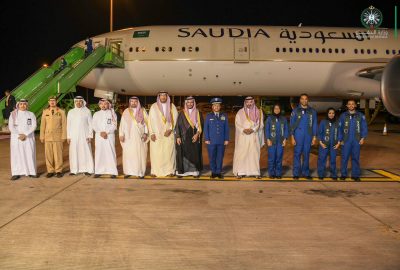 “فيديو”لحظة وصول رائدا الفضاء السعودِيَين ريانة برناوي وعلي القرني مطار الملك خالد الدولي