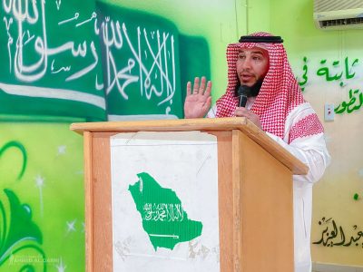 مدير تعليم القنفذة يزور مدارس العرضيات ويسعد بانضباطها.
