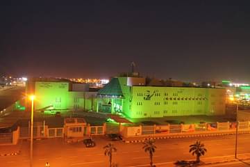مبنى تعليم صبيا يتوشح بالأخضر احتفالا باليوم الوطني الـ 93..