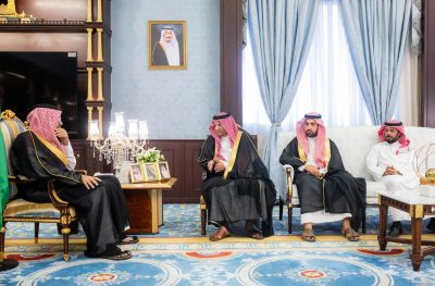 أمير منطقة الباحة يتسلم تقريراً عن تغطيات وكالة واس بالمنطقة.. 