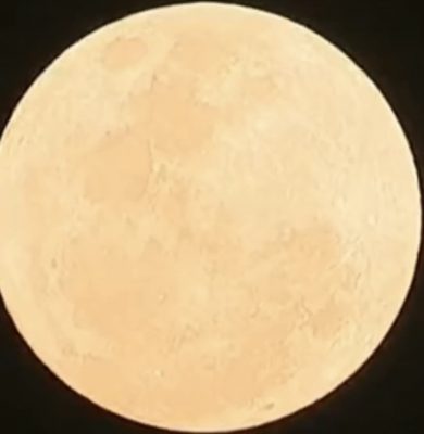 خسوف جزئي للقمر على سماء المملكة.