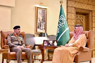 الأمير سعود بن جلوي يستقبل مدير الدفاع المدني بجدة