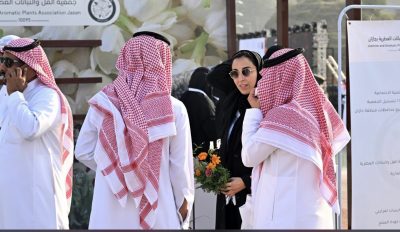 جمعية الفُل والنباتات العطرية بجازان تعرّف زوار فعاليات “حصاد البن” خدماتها..
