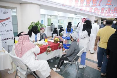 مستشفى الملك عبدالعزيز في الأحساء يوعي مريض السكري قبل رمضان..