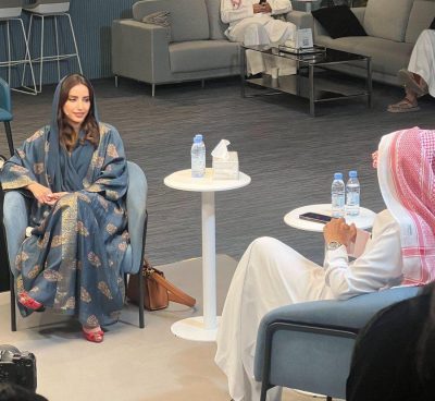نجلاء العتيبي : التواصل المؤسسي ركيزة لبناء الهوية وكسب ثقة العملاء..