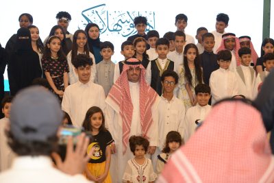 مُحافظ جدة يُشارك أبناء شهداء الواجب حفل الإفطار..