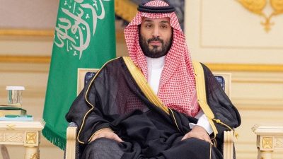 نيابة عن الملك سلمان.. “ولي العهد” يتسلّم أوراق اعتماد سفراء عدد من الدول الشقيقه والصّديقه المعيّنين لدى المملكة،