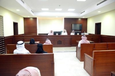 أول إجراء من قاضي تجاه محامي حضر مرافعة دون ارتداء البشت..