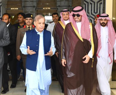 رئيس وزراء جمهورية باكستان الإسلامية يُغَادِر جدة
