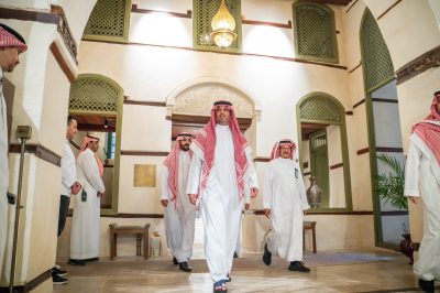 الأمير سعود بن جلوي يَزُور منطقة جدة التاريخيّة