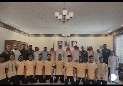 محافظ ضمد يستقبل ويكّرم فريق نادي الوطن بعد تأهلهم إلى دوري الدرجة الممتازة..