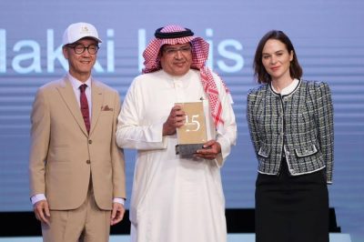 رئيس جامعة «كاوست» يكرّم الأستاذ «علي مكي»..