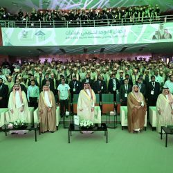 بالفيديو : أمير منطقة جازان يلتقي عدداً من ملاك الإبل من مختلف مناطق المملكة..