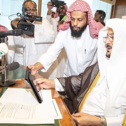 “عايض الدهاسي” في القفص الذهبي..