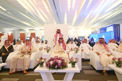 الأمير سعود بن جلوي يُدشّن معرض جائزة أهالي جدة للمعلم المتميز..