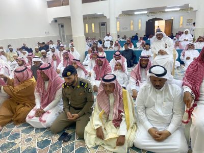 رئيس مركز الشقيري بضمد يؤدي صلاة عيد الأضحى مع جموع المصلين..