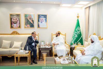 القيادة الرشيدة رعت شؤون الحجاج والمعتمرين وسخرت كافة الإمكانيات حتى يؤدوا مناسكهم بكل يسر وسهولة..