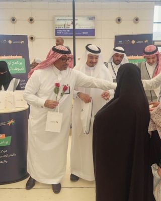 فرع وزارة الموارد البشريّة والتنميّة الاجتماعيّة بمنطقة مكة تواصل توديع الحجاج بمطار جدة