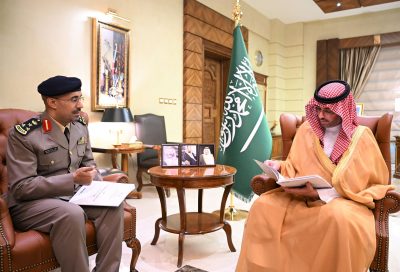 الأمير سعود بن جلوي يتسلّم التقرير السنوي للإدارة العامة للدفاع المدني بجدة