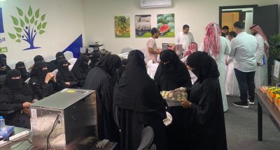 “على مدار 10 أيام ” جمعيّة  «كوام» جازان تدرب مستفيديها في «تجفيف الخضروات والفواكه»