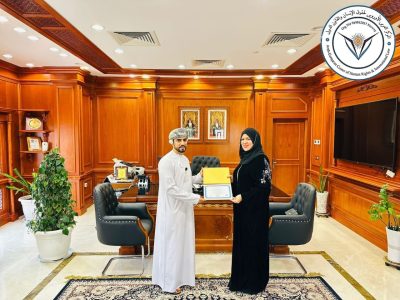 المركز العربي الأوروبي يكرم  مدير العمل في ظفار بسلطنة عمان .