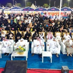“برَّ جدة” تشارك في مبادرة “تمكين وأثر” لتأهيل الأسر والأيتام للعمل في مجال تنسيق الورود وتنظيم الحفلات.