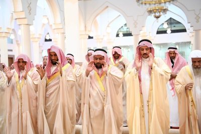 نائب أمير منطقة جازان يؤدي صلاة الاستسقاء..