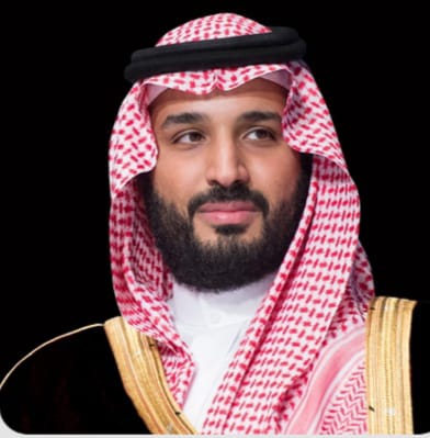 وزارة التعليم طلاب المدارس الثانوية الحكومية والأهلية بالتقيد بالزي الوطني.. 