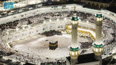 رقم قياسي جديد.. 4.2 مليون مصلٍ ومعتمر بالمسجد الحرام يوم 26 رمضان وليلة الـ 27..