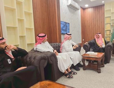 ‏محافظ ‎صامطة يناقش مع مدير برنامج المدن الصحية تطبيق المعايير بالمحافظة..
