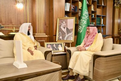 أمير جازان يستقبل مدير فرع هيئة الأمر بالمعروف والنهي عن المنكر بالمنطقة