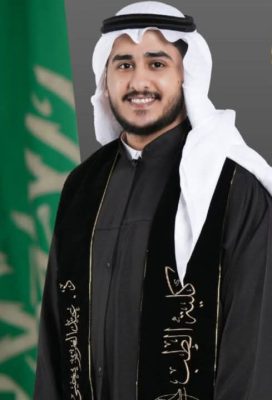 عبدالعزيز يحيى معافا يحصل على درجة البكالوريوس من كليّة الطب بجامعة جازان..