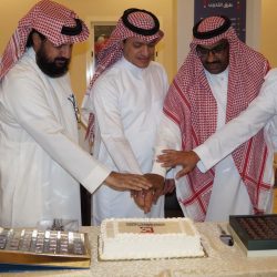 محافظ المهد يتقدم المصلين بصلاة عيد الفطر و يعايد المرضى والمنومين ويطمئن على صحتهم .. محافظ المهد يتقدم المصلين بصلاة عيد الفطر و يعايد المرضى والمنومين ويطمئن على صحتهم ..