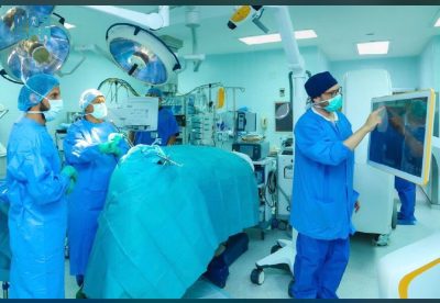 “التخصصي” يرسخ ريادته عالميًا في جراحات الصرع بتقنية التخطيط الكهربائي العميق للدماغ