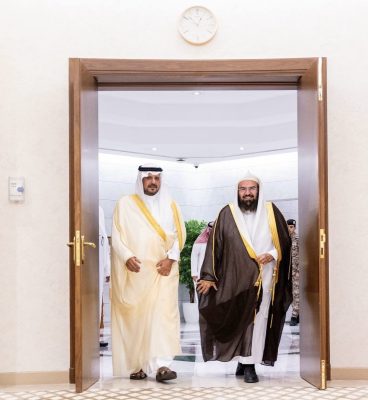 نائب أمير القصيم يستقبل رئيس الشؤون الدينيّة بالمسجد الحرام والمسجد النبوي.