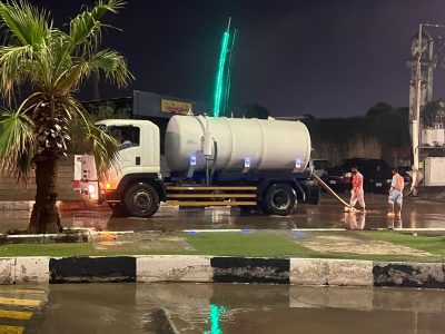 بلديّة محافظة ضمد تكثّف أعمالها لإزالة آثار الأمطار..