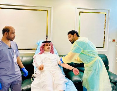 محافظ الحرث يشارك بحملة ولي العهد للتبرع بالدم تحت شعار “اقتداء وعطاء”
