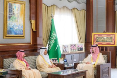 سلمان بن سلطان يستقبل وزير البلديات والإسكان