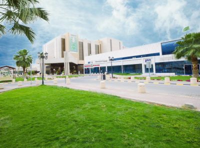 مستشفى الإيمان ينجح في إجراء عملية معقدة بالأشعة التداخلية لإنقاذ حياة مريض..