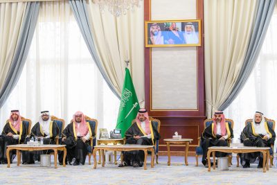 سلمان بن سلطان يكرم الجهات المشاركة في فعاليات موسم صيف طيبة 2025..