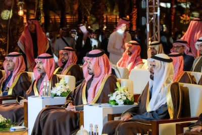 أمير المدينة يدشن مشروع «حدائق السيرة» ويفتتح بستان المستظل