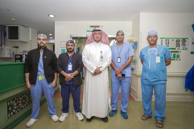 طبية مكة” تجري أول جراحة ناجحة لعلاج الفتق السري المعقّد بتقنيّة الشد الأفقي على مستوى المنطقة الغربيّة