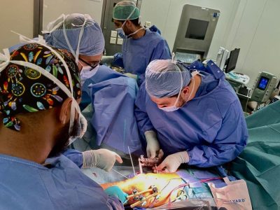 جراحة متقدمة تنهي معاناة مريضة عشرينيّة من تشوه عظم الفخذ  بـ”مدينة الملك عبدالله الطبية بمكة”